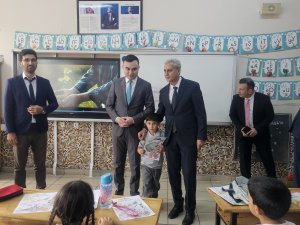 Kadınhanı Belediyesi'nden 900 öğrenciye çanta ve kırtasiye hediyesi