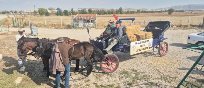 Almanya’dan Filistin’e faytonlu yolculuk